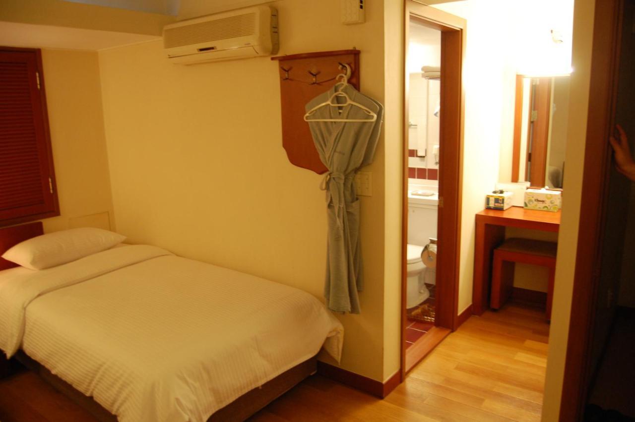 New Korea Hotel Seoul Exterior photo